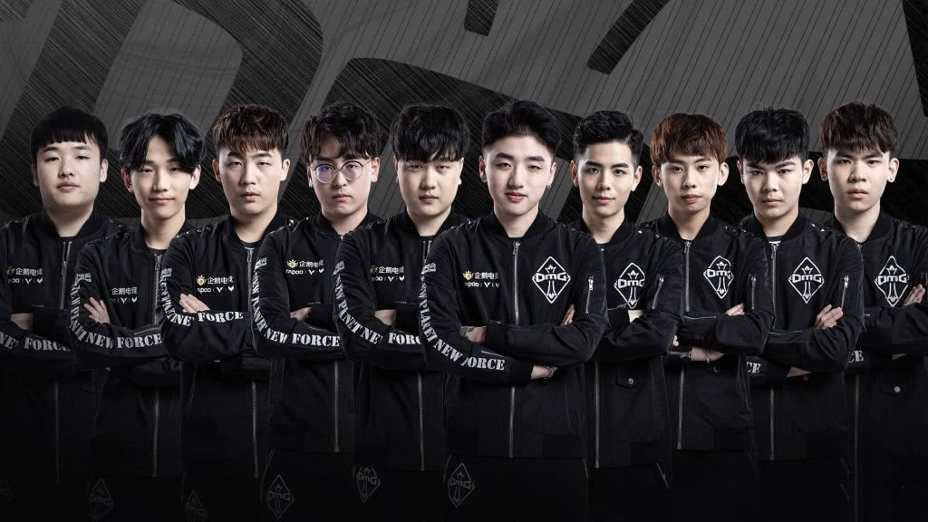 包括多名在 包括多名在